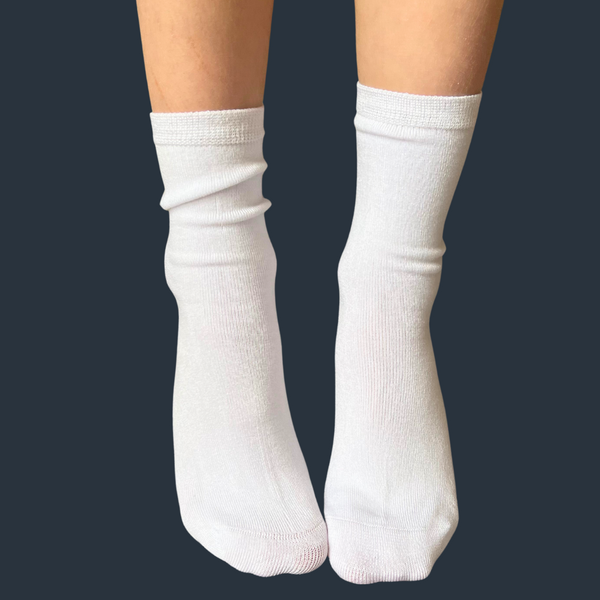 Product photo of white (size: large) Soothe Step Seamless Socks for Kids from Comfort on the Spectrum.
