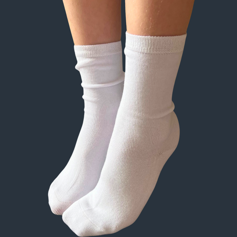 Product photo of white (size: small) Soothe Step Seamless Socks for Kids from Comfort on the Spectrum.
