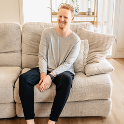 Basic Long Sleeve Tops Grey Marle and The Midnight Lounge Pants women and men from Comfort on the Spectrum were worn by a smiling man.